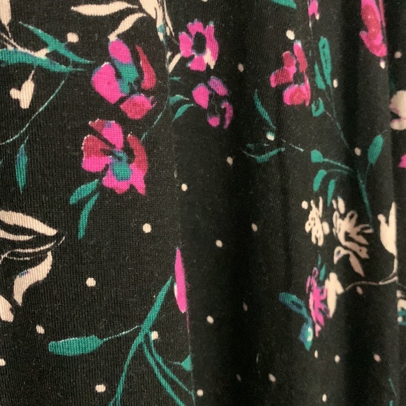 Womens Plus Maurice’s 24/7 Long Bell Sleeve Top, 3/3X, Black/Floral - Picture 3 of 6